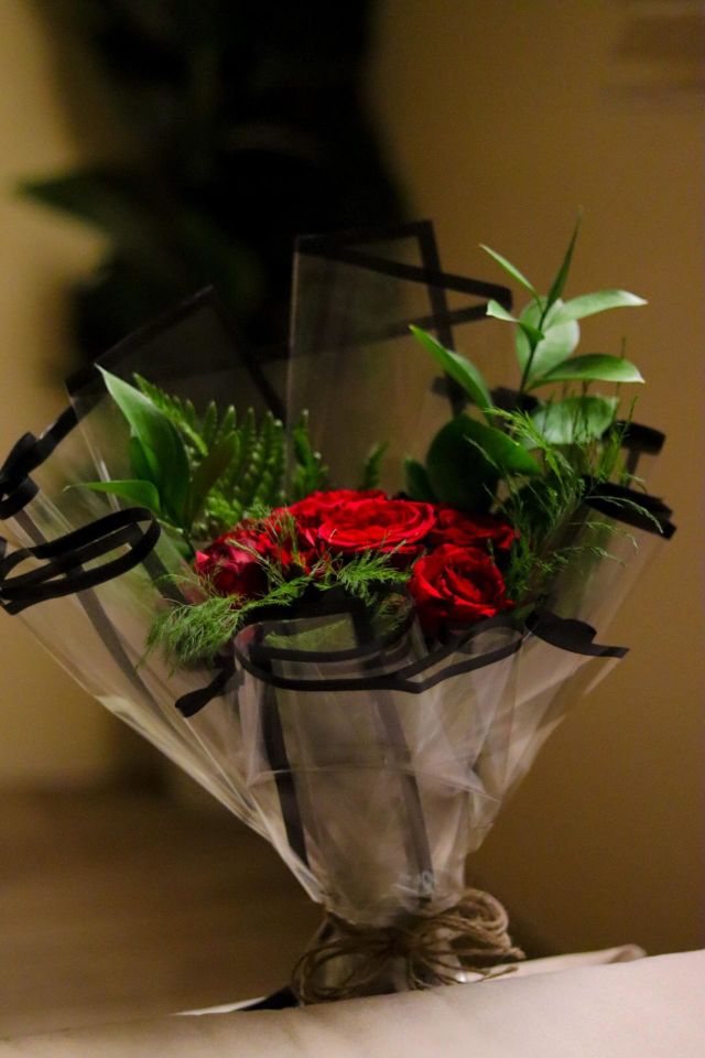The red roses