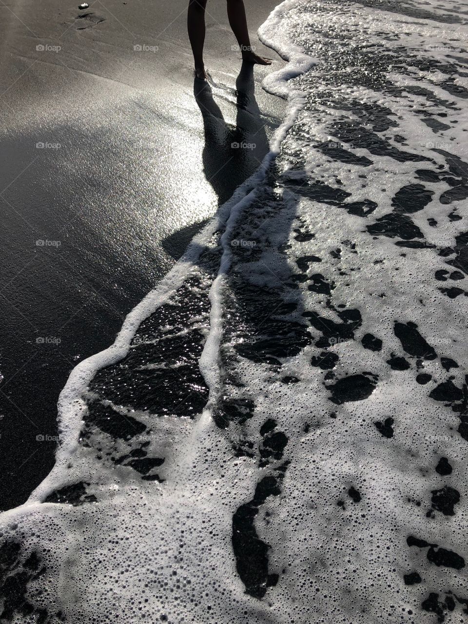 Italy-beach-shadow in the water