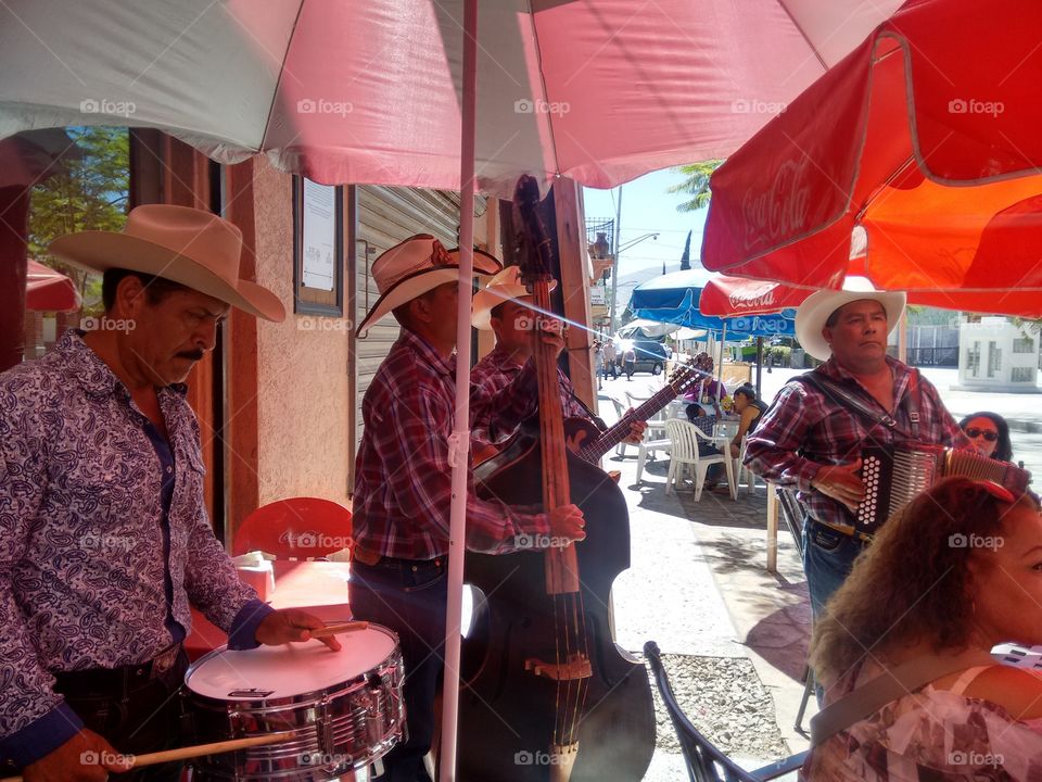 banda tradicional tecate
