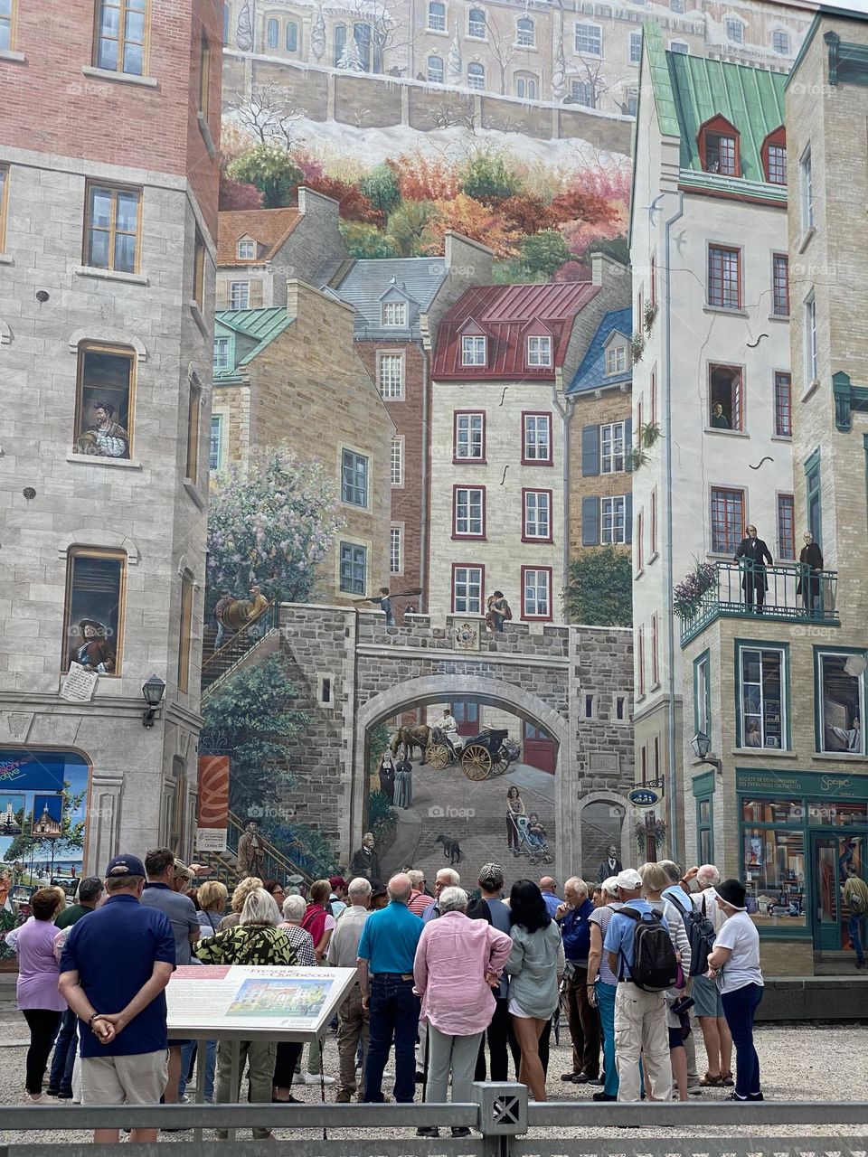 Travel groups in old Quebec 