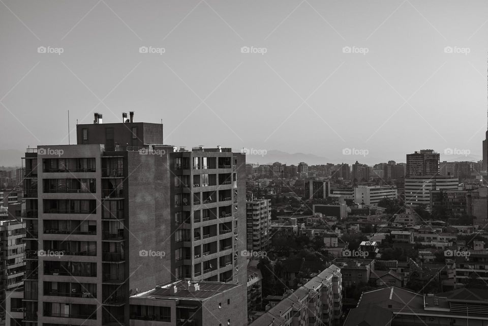 Builds in the center of the city 