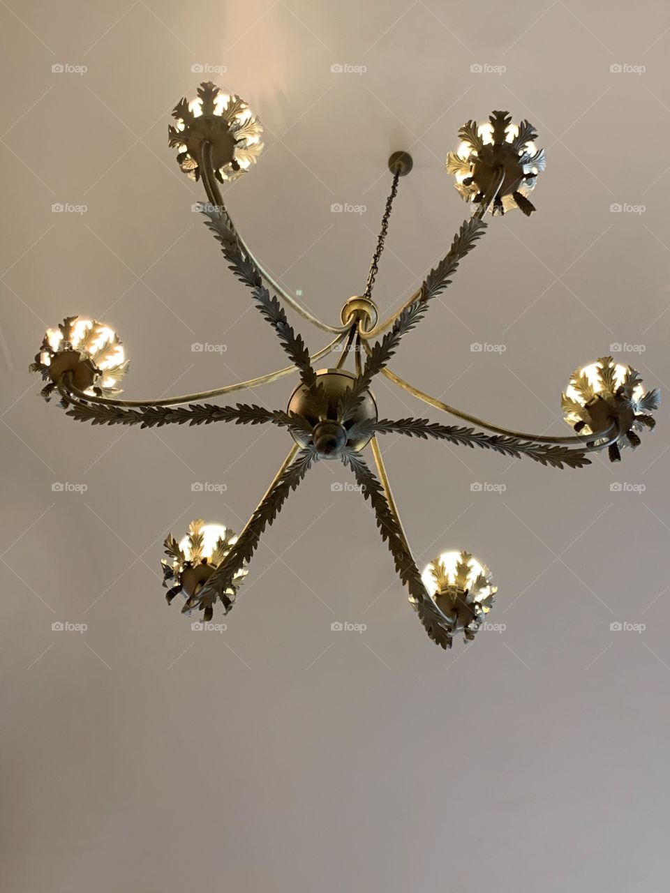 This beautiful light in a circular ellipsis was found in our local hotel. How lovely are the lights?