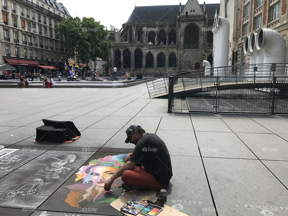 Sidewalk artist 