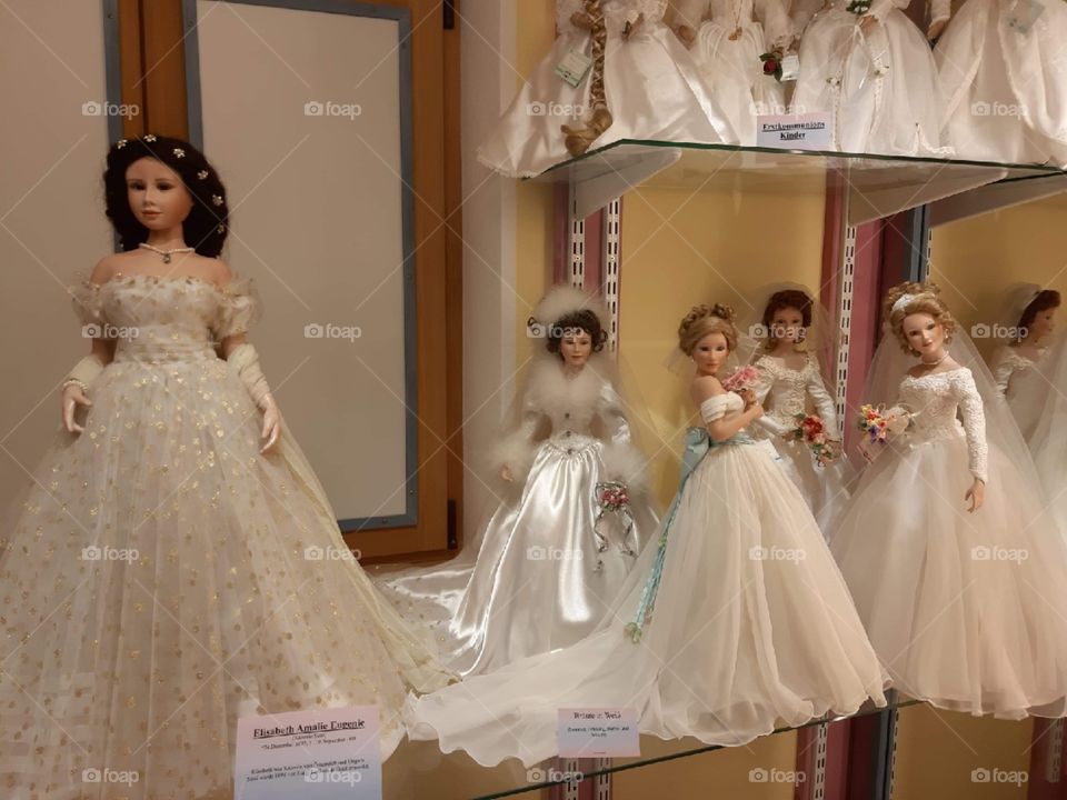 The magic world of dolls