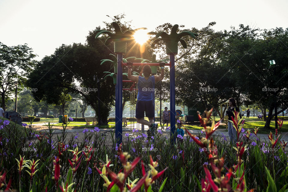 Man workout in the park 