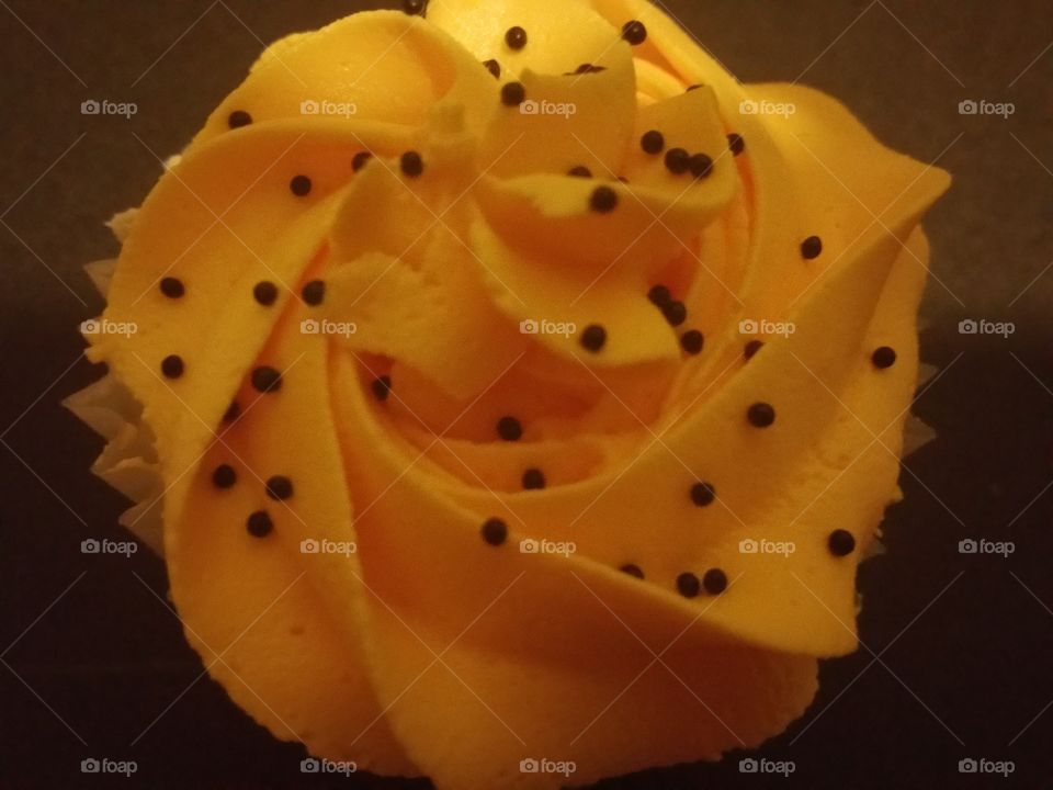 Pretty cupcake. Delicious vanilla cupcake