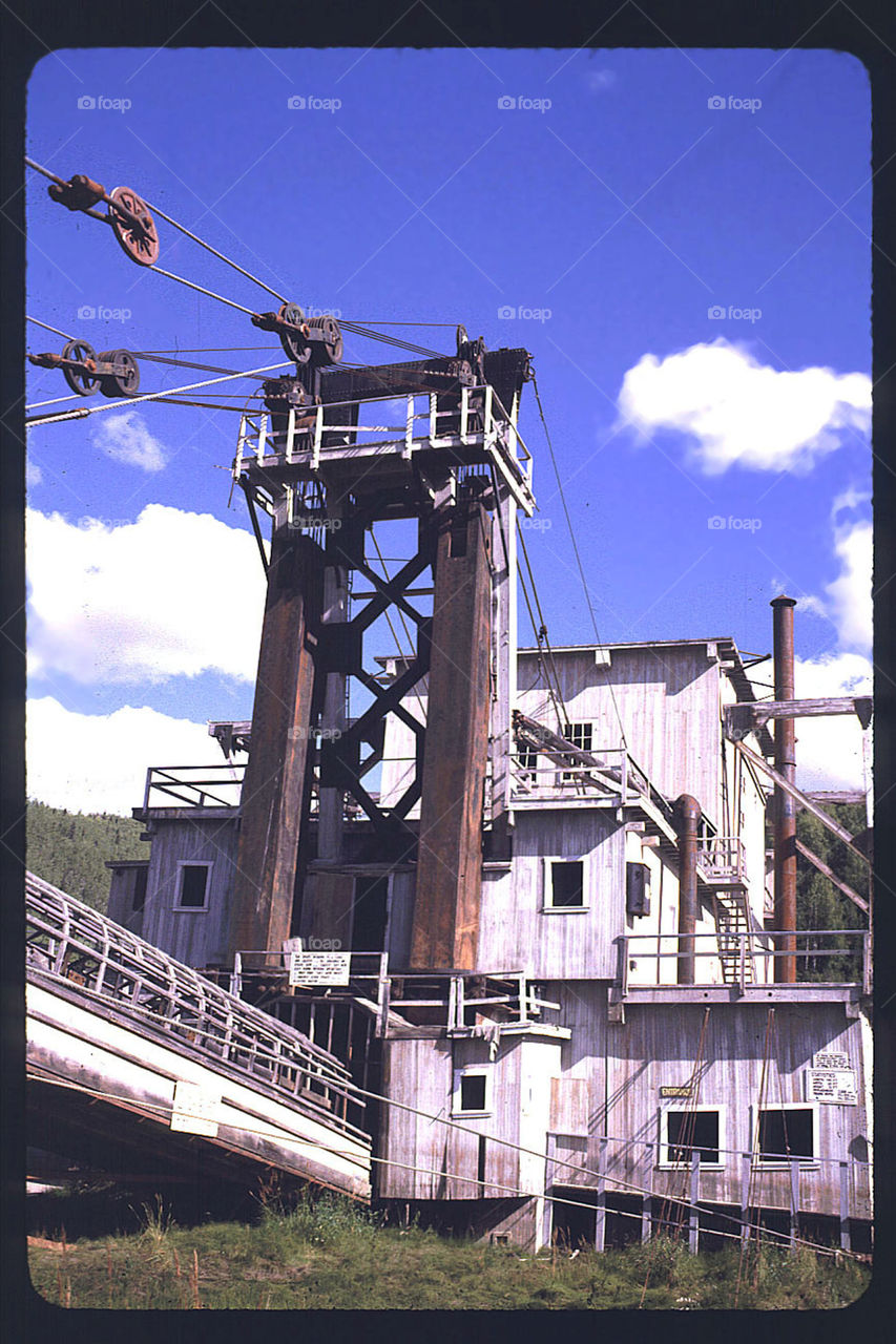 Old Goldming dredge Yukon