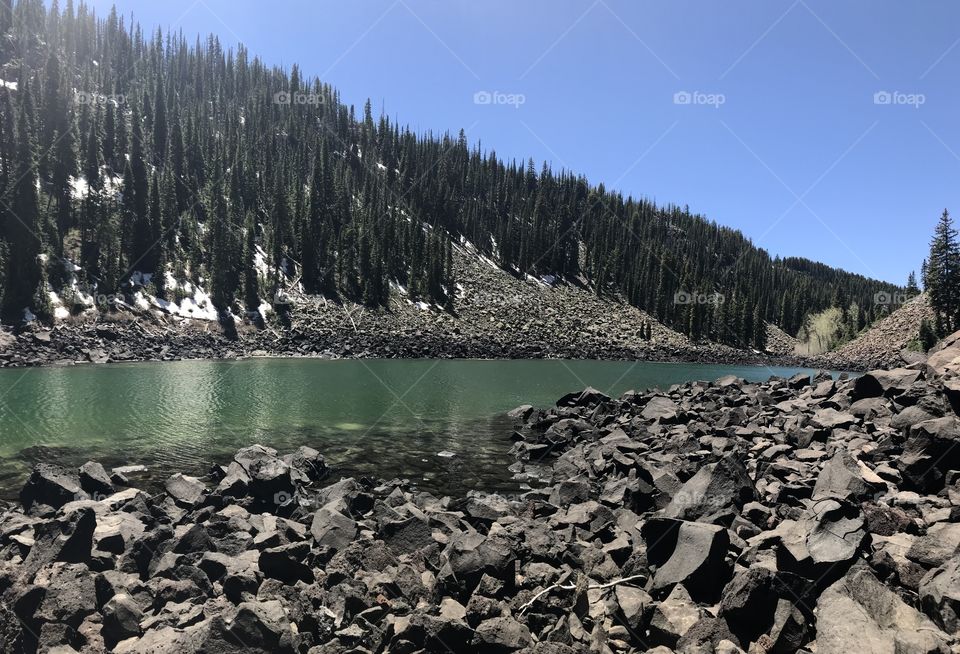 9 mike hike to the secret lake in western Colorado! Check out the rocky shores!