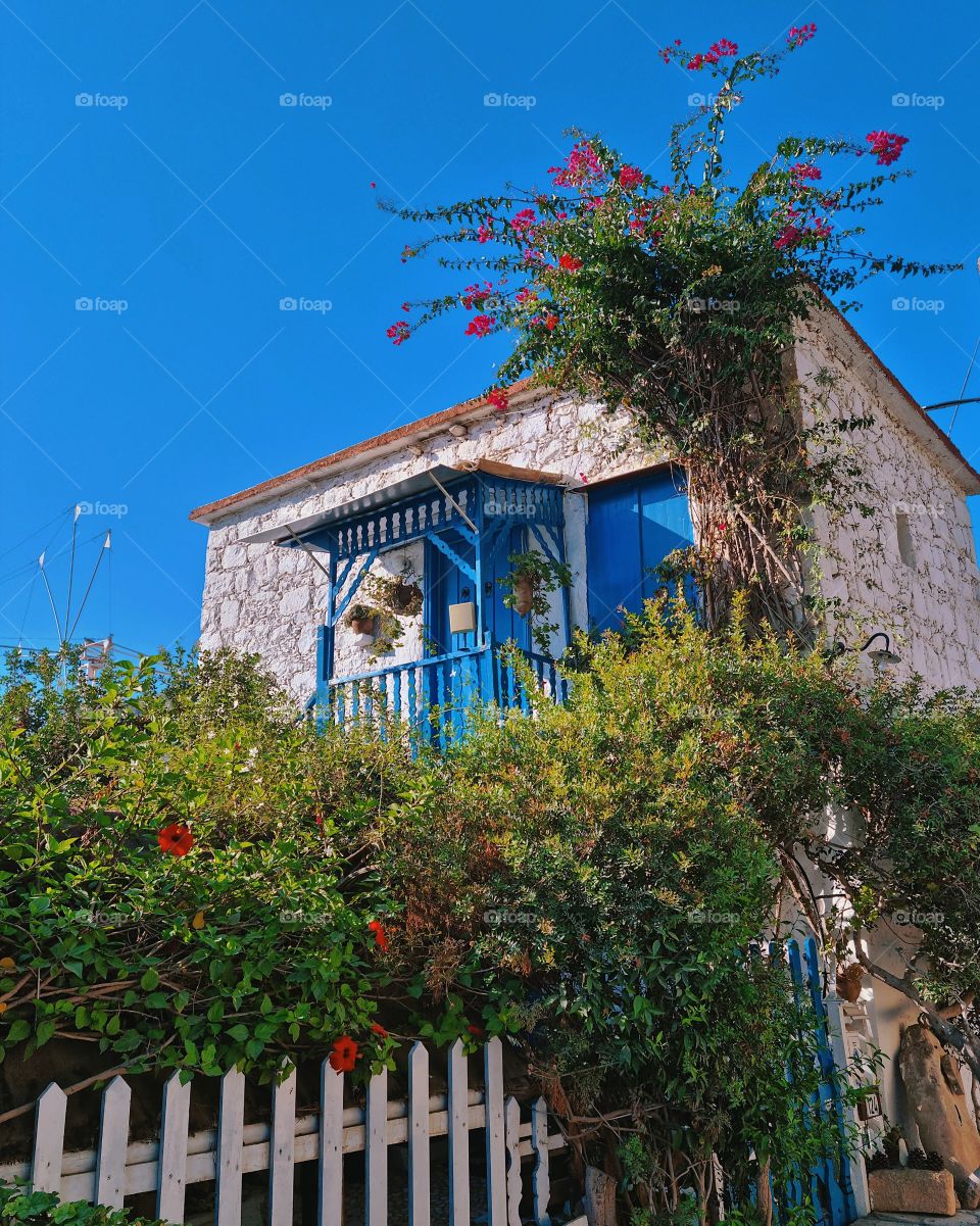 While visiting Cyprus, I saw this gorgeous house. Dreamy blue balcony. It compliments the sky and the amazing scenery.