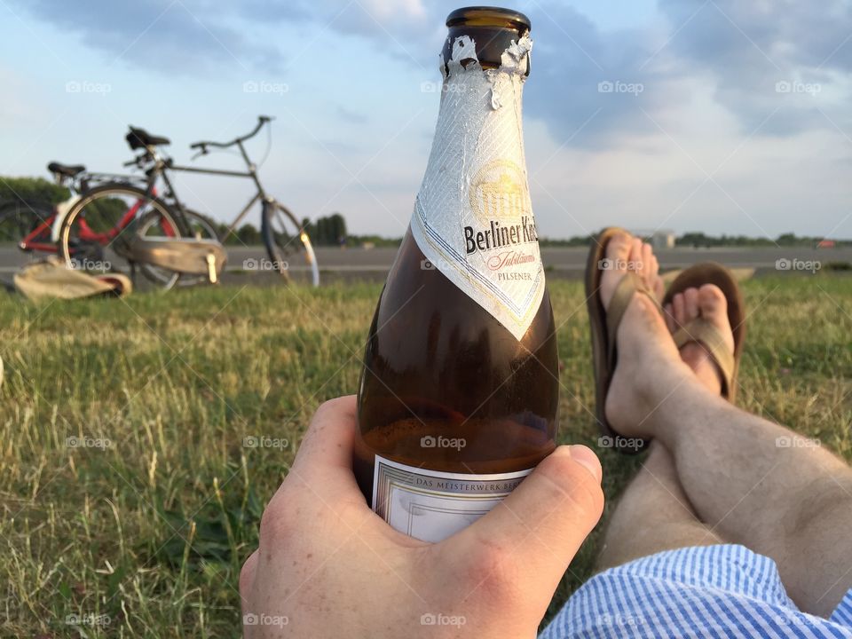 Sunset travel beer 