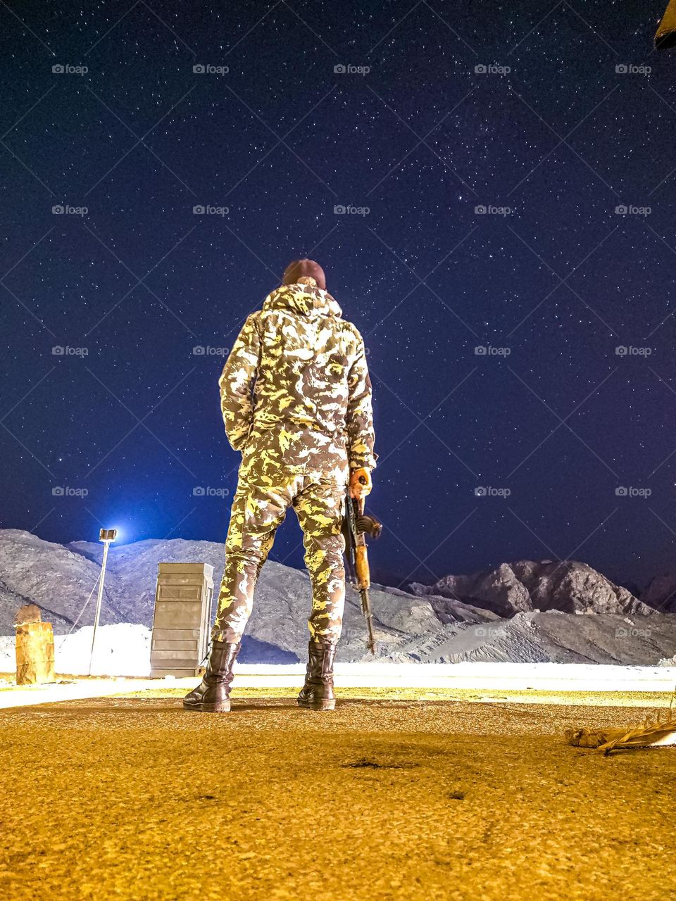 Me taking photo of me with stars.  Long Exposure.  at starry night and my Gun during the Meletary service in Egyptian Police 🚓🚨 Siani Taba Egypt