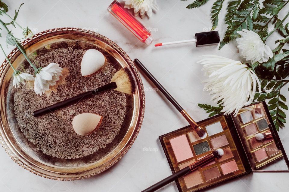 Eyes are windows to the world. Therefore, taking care of the health and beauty of the skin around the eyes is an important thing that you must do from an early age.