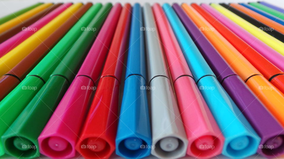 multicoloured fiber pens