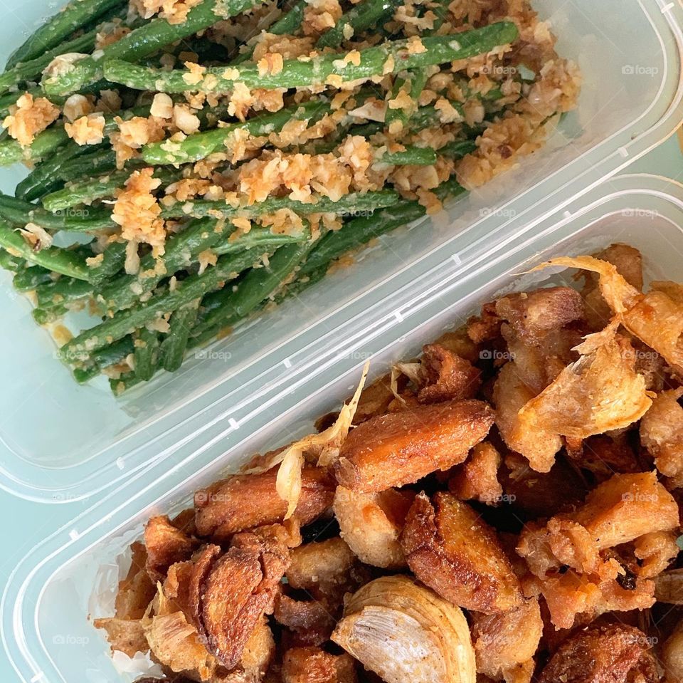 Teo chew bak kut Teh with fried chicken garlic, French beans with hae bee hiam, pig trotters and intestines meal