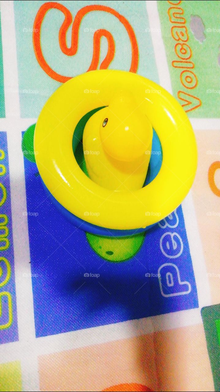 Editor choices yellow duk