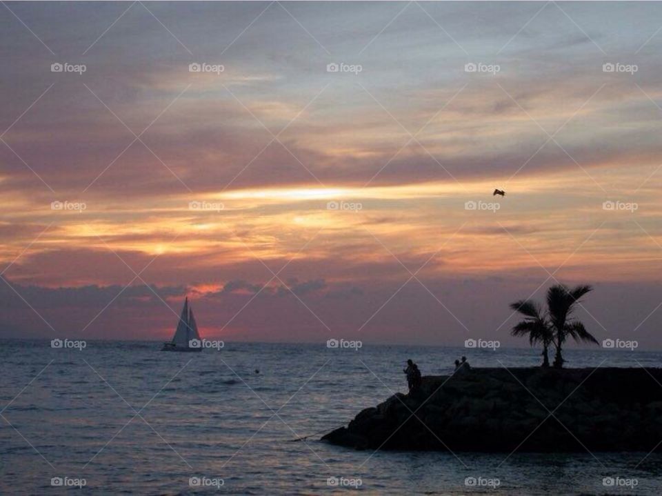 Sailing in the sun. Sunset in Hilton head islands