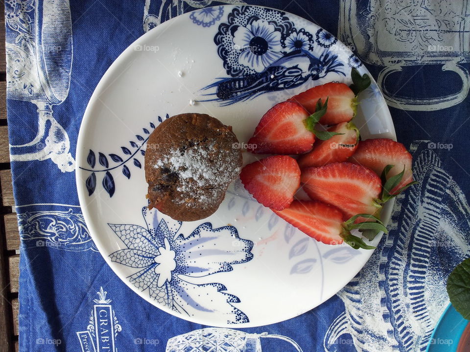 Blueberry muffin with Strawberries