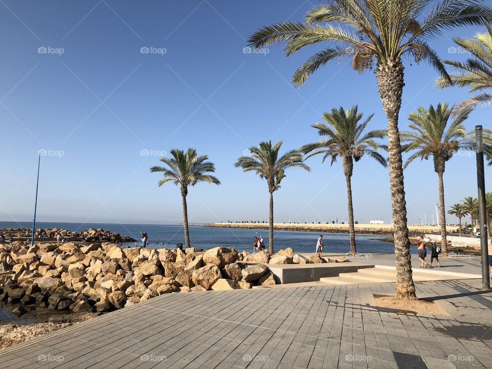 Nothing better as walking on the shore underneath the hot sun