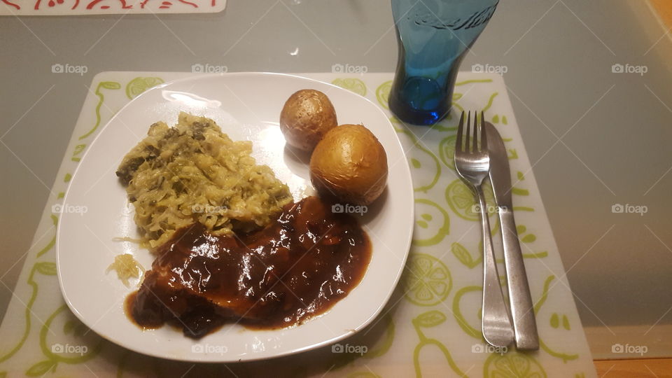 Rippchen mit Ofenkartoffeln und Wirsing Gemüse 🌞