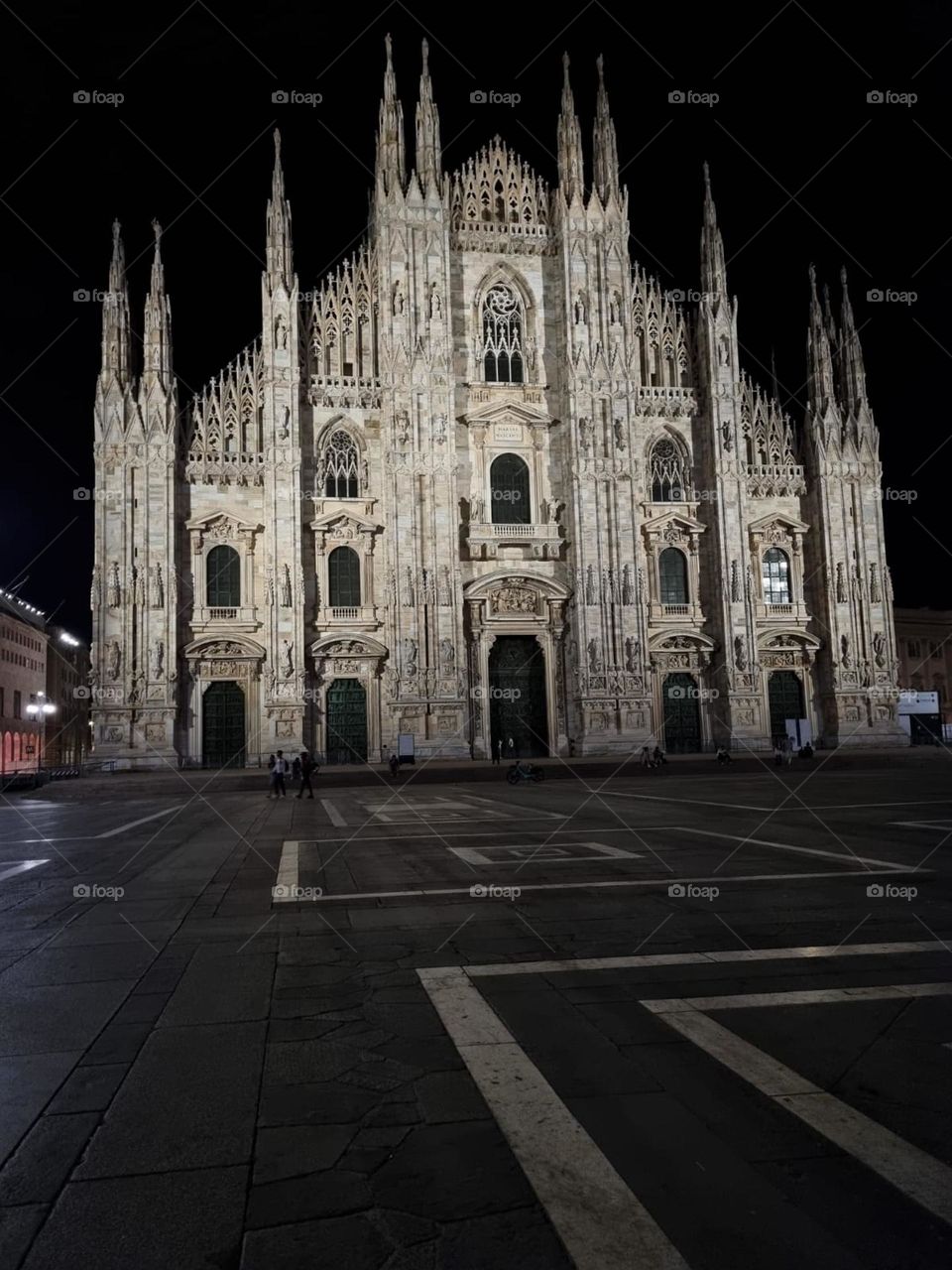 The cathedral at night