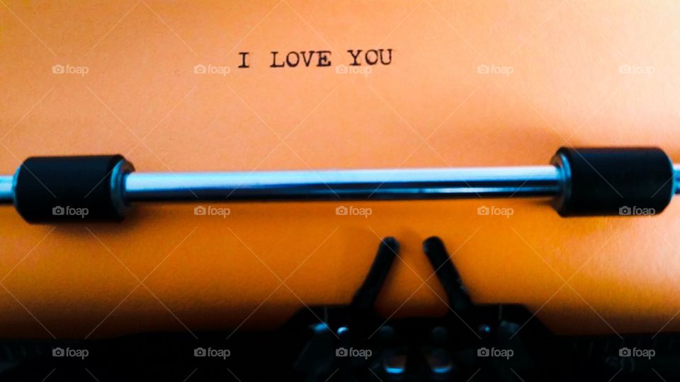Write I love you on the typewriter