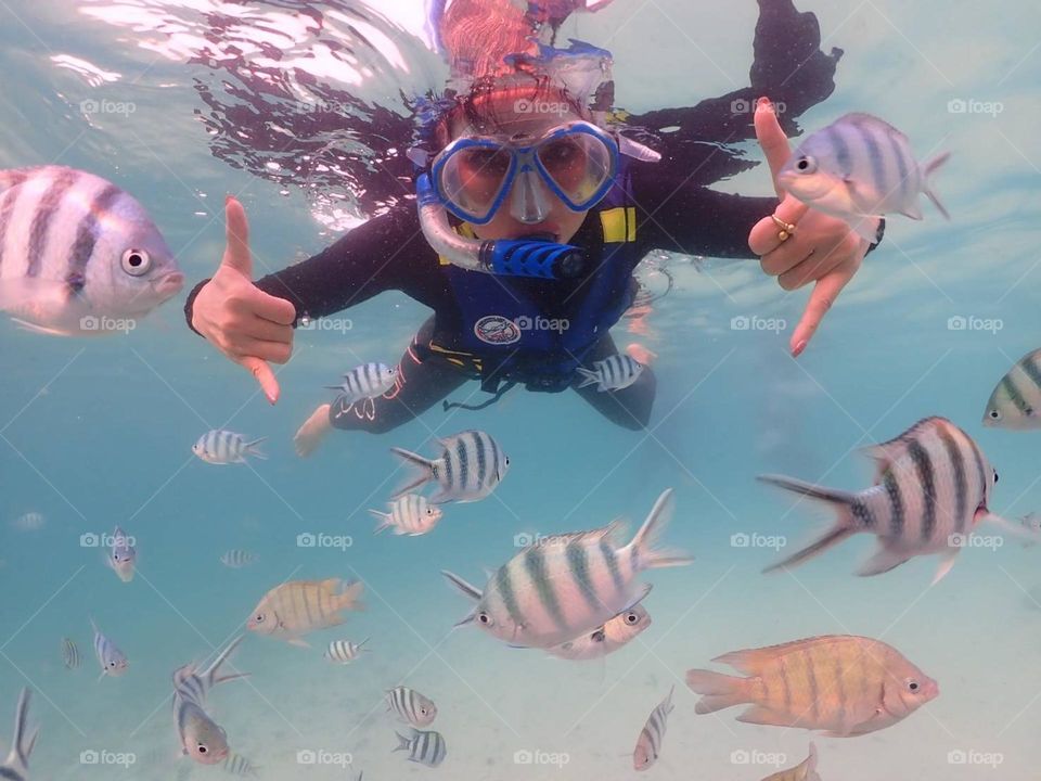 My first snorkeling 🐟🐠
After a while in there I have a lot of fish around. Such a lovely and friendly. Thank you.
Remember! You're not alone even down there in the sea. Love you all. 😘😘