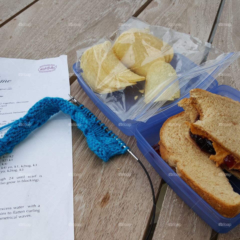 Lunch knitting