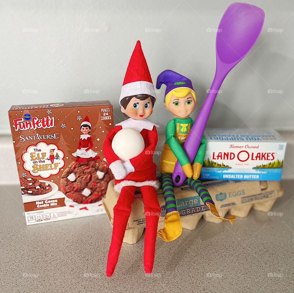 Elf on the shelf antics in the kitchen, baking hot cocoa cookies with elf on the shelf, fun with kids and elf on the shelf 