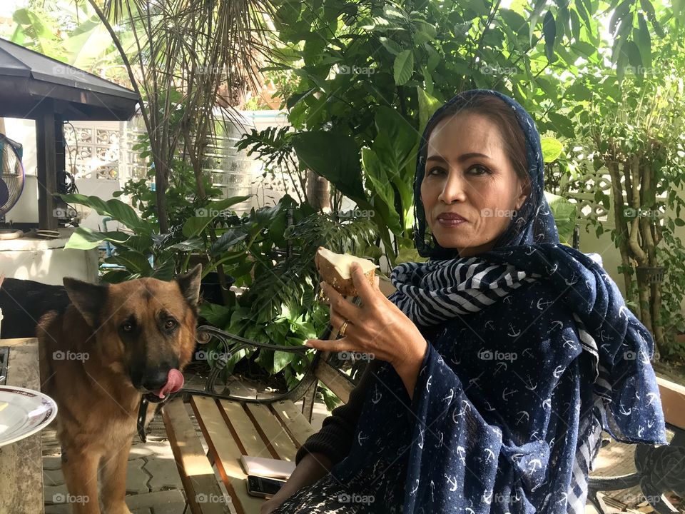 Mom and dog at the end of 2018