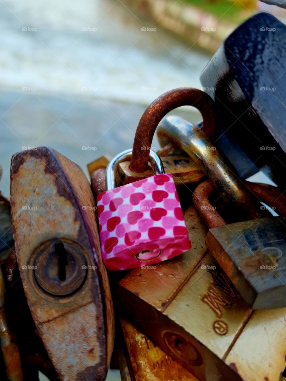 baby pink love lock