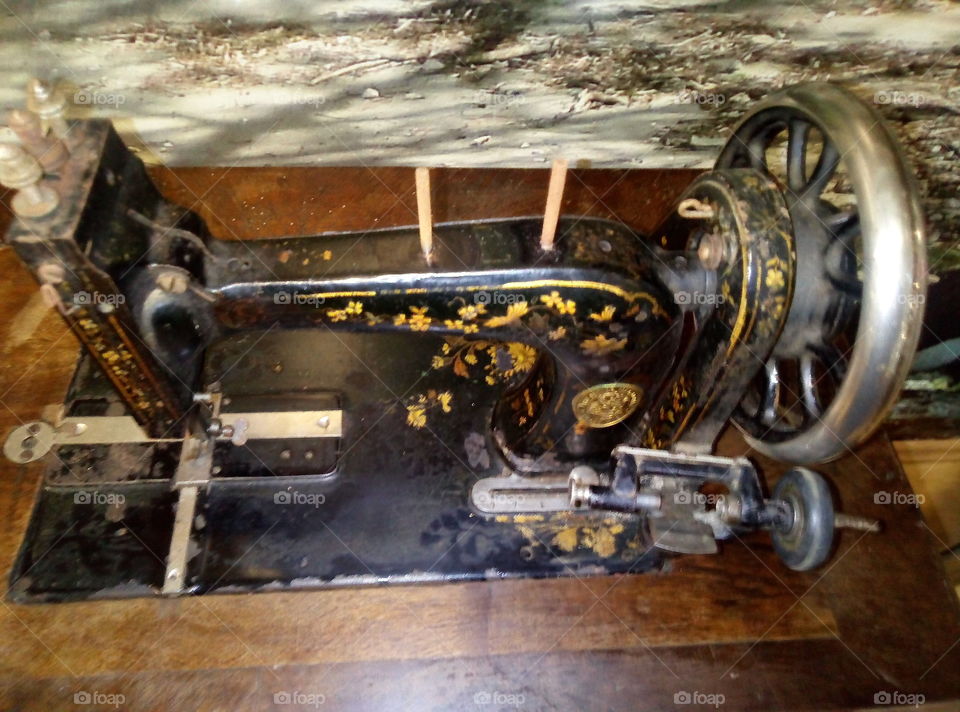 Singer old sewing machine