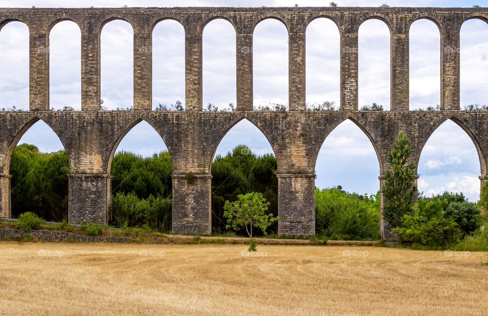 Double set of aqueduct arches