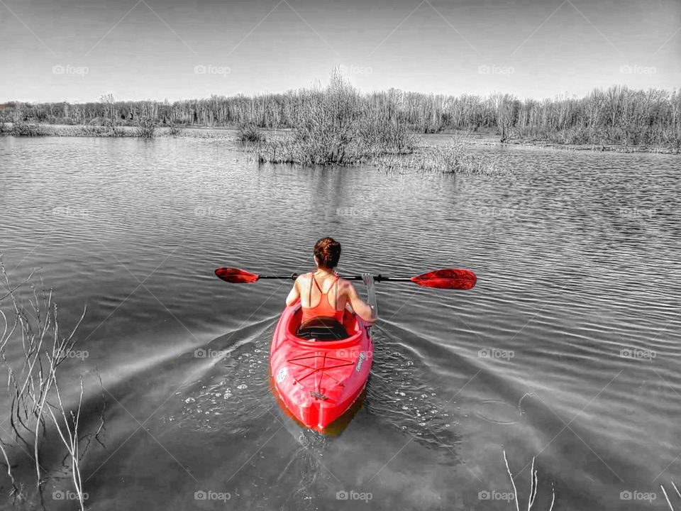 Black-and-white and red Color Splash kayak