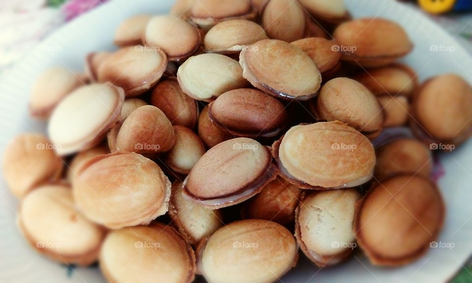 Sweet nuts