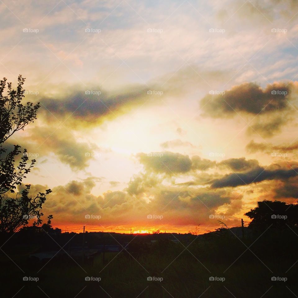 🌄🇺🇸 An extremely beautiful dawn in Jundiaí, interior of Brazil. Cheer the nature! / 🇧🇷 Um amanhecer extremamente bonito em Jundiaí, interior do Brasil. Viva a natureza! 
