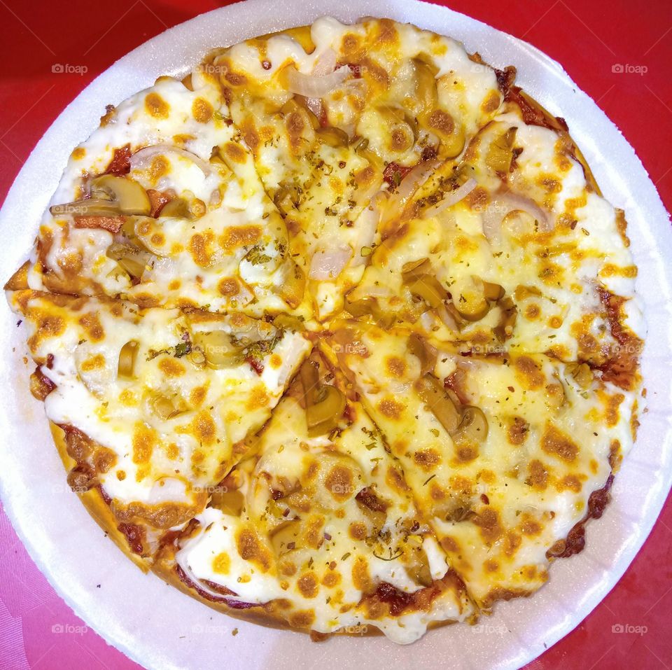 mashroom cheese pizza