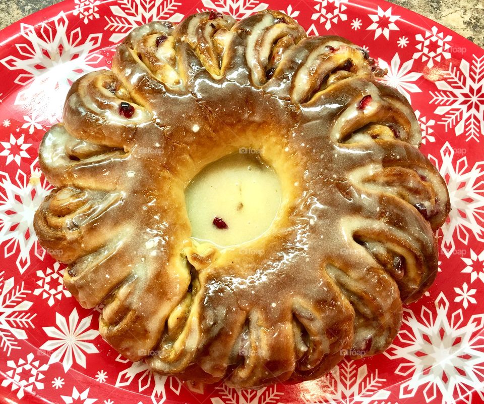 Eggnog cranberry tea ring 