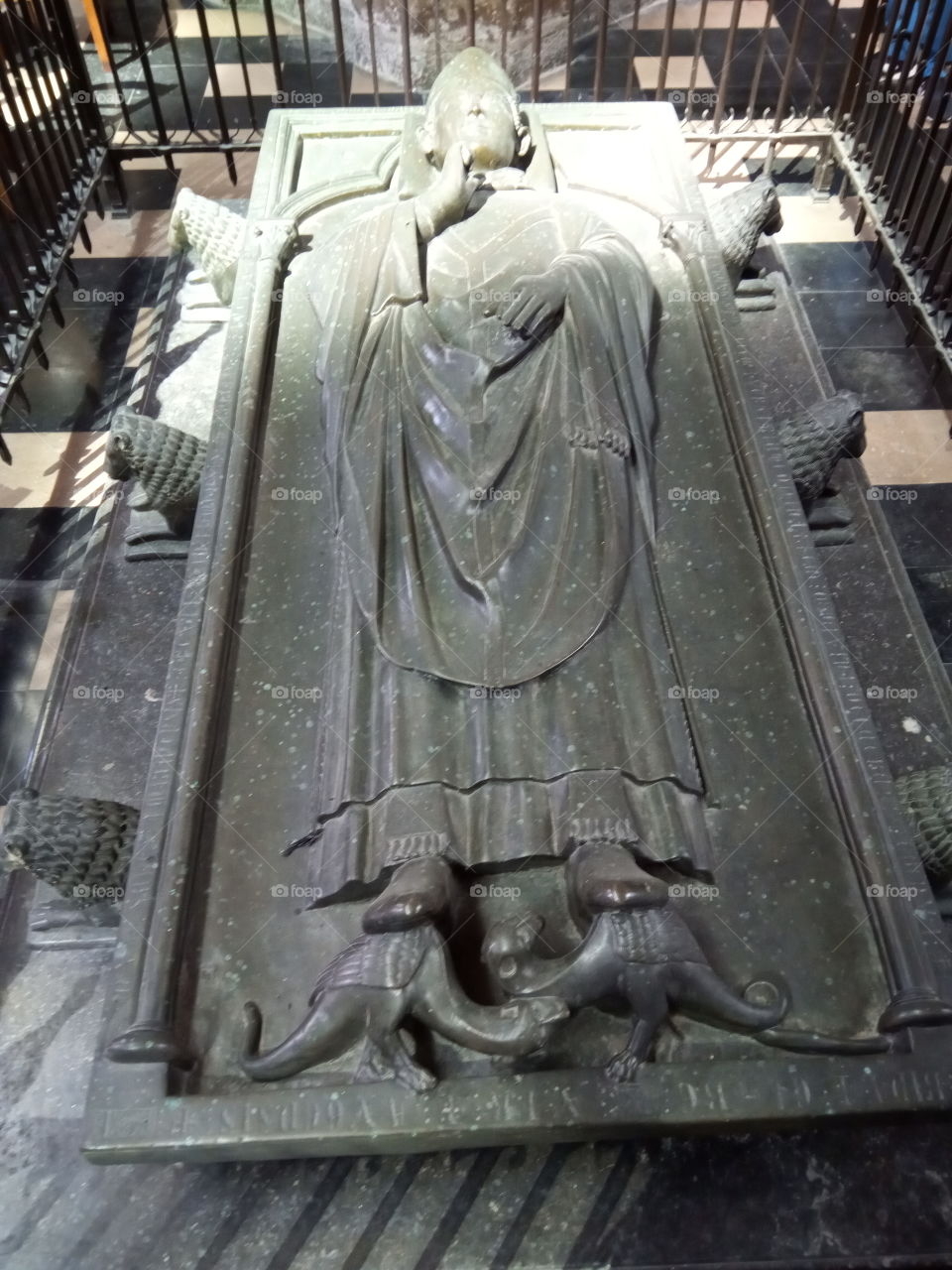 Tombe de saint