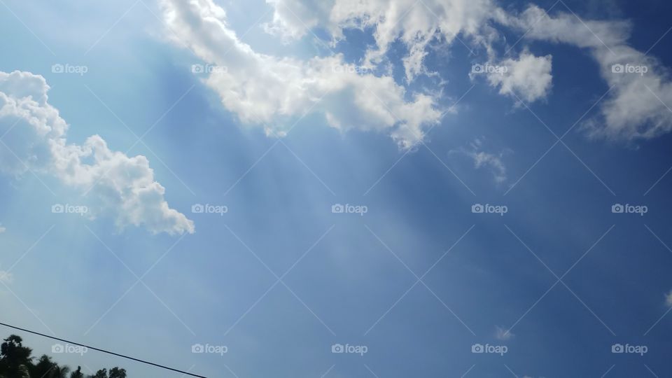 The sunlight flow the sky it is very vrry beauty