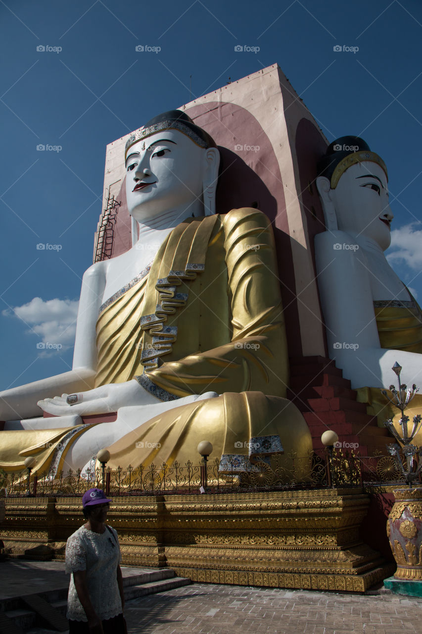 Buddha statue in four directions