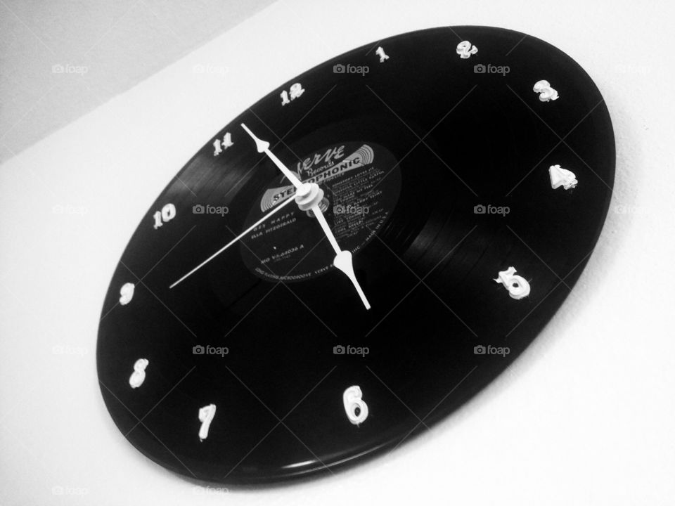 Jazz Time. DIY Vinyl Record Clock