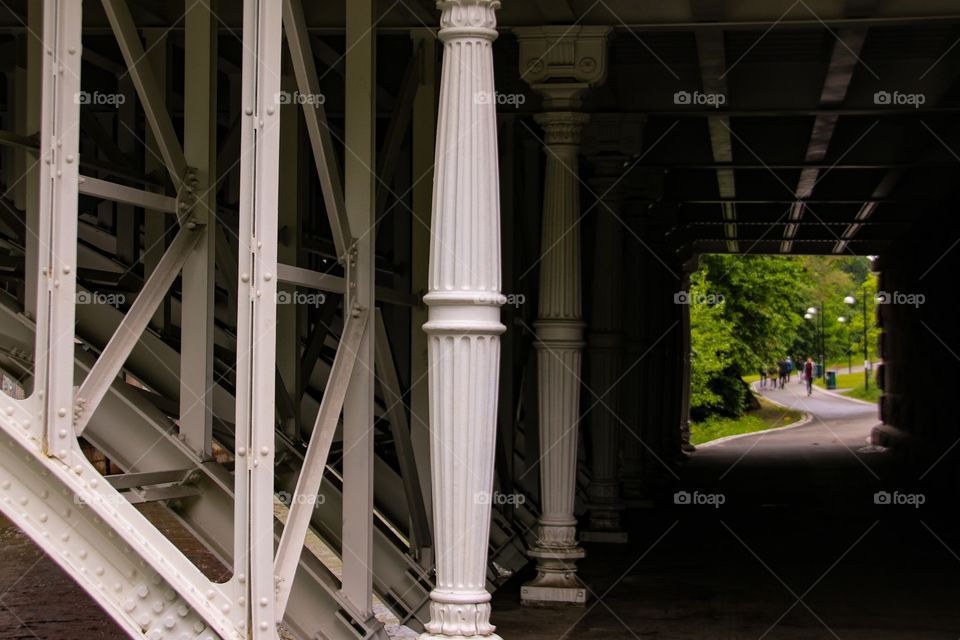 Tunel under the bridge