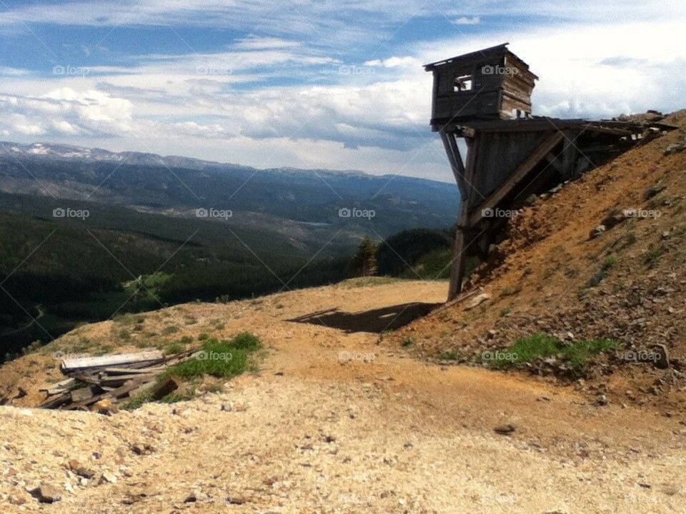 Mountain lookout