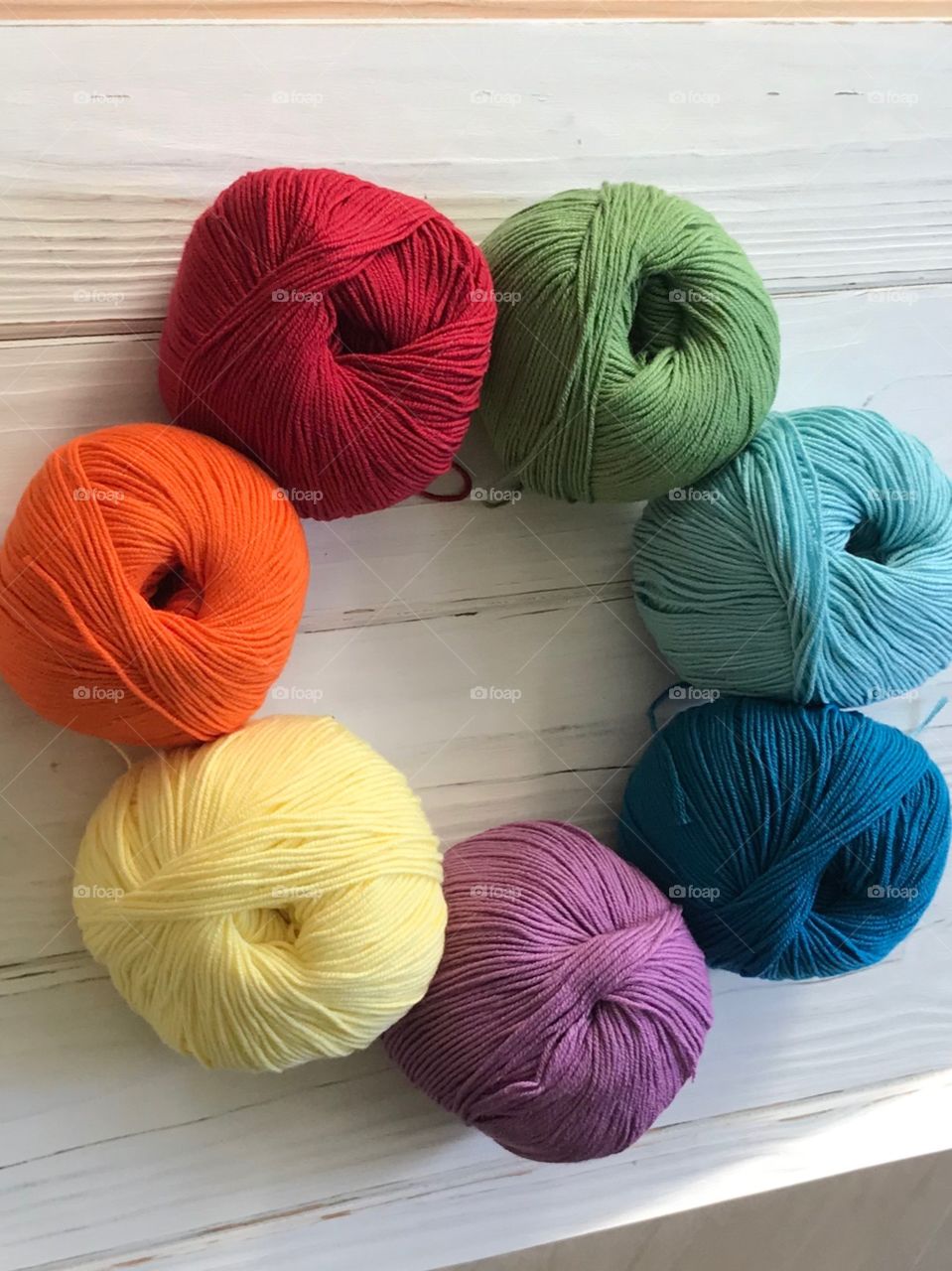 Yarn - colors of rainbow in a circle