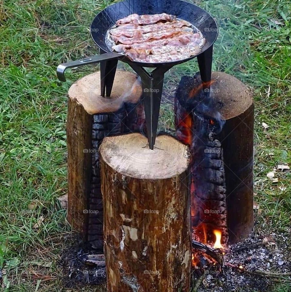 Camp Cook on Wood