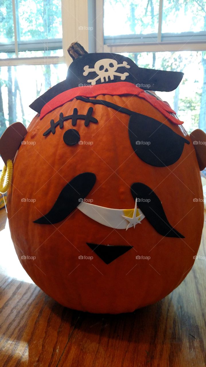 Pirate captain pumpkin