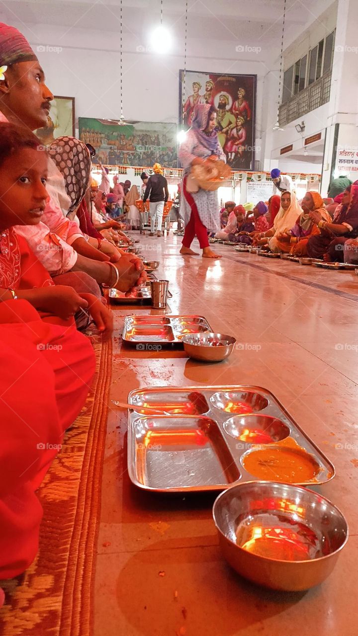 food time is a healthy meal at one time to a large number of people