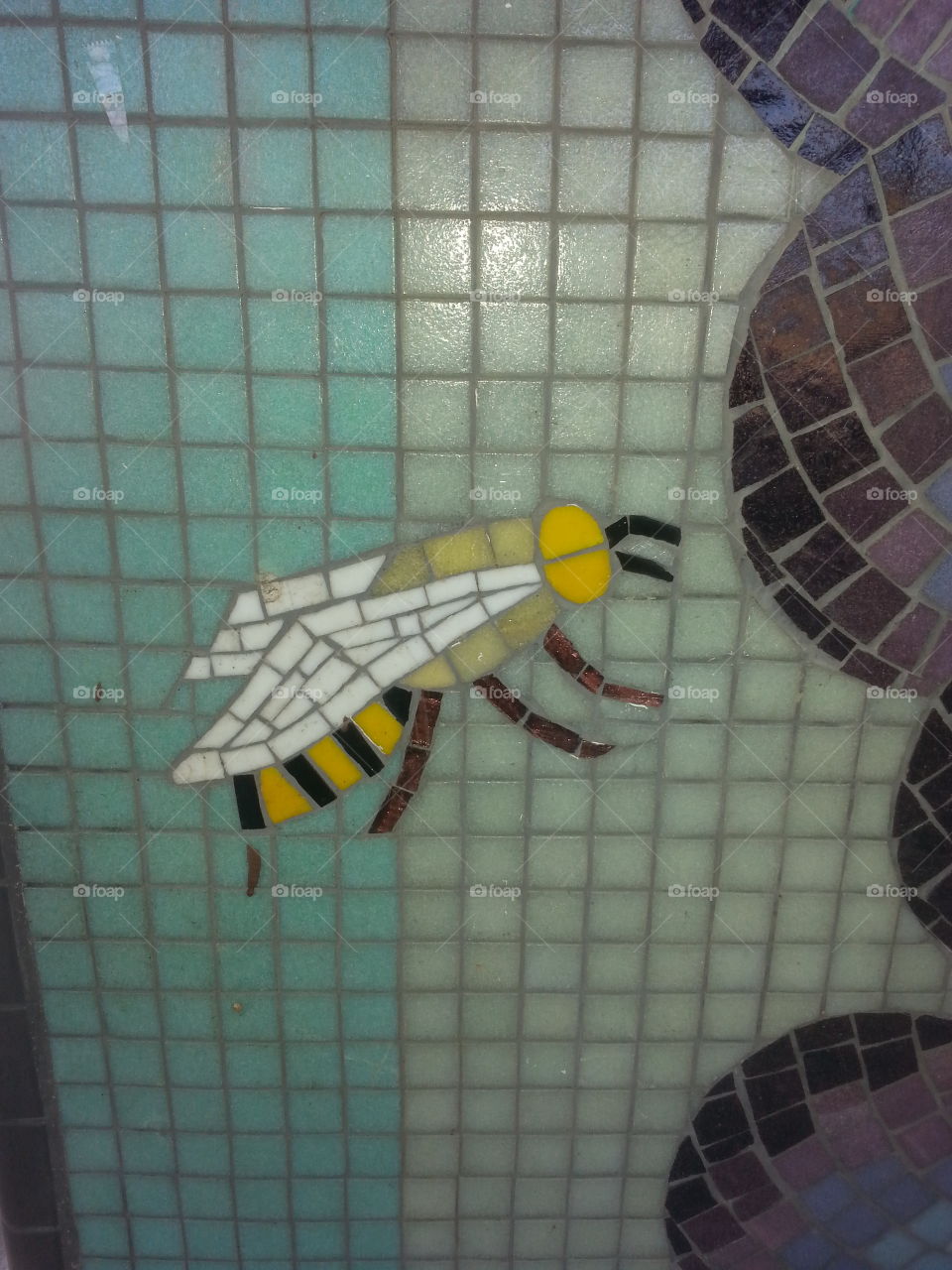 tile bee sculpture