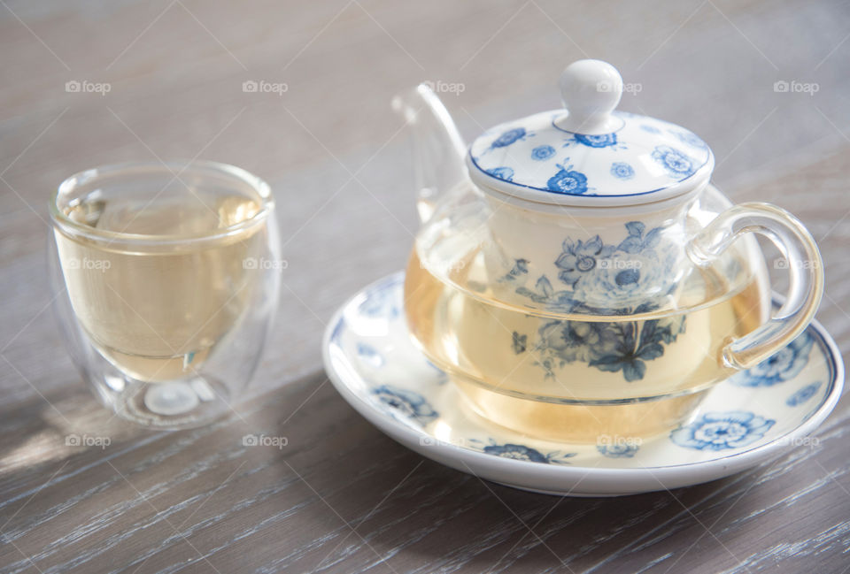 Porcelain tea
