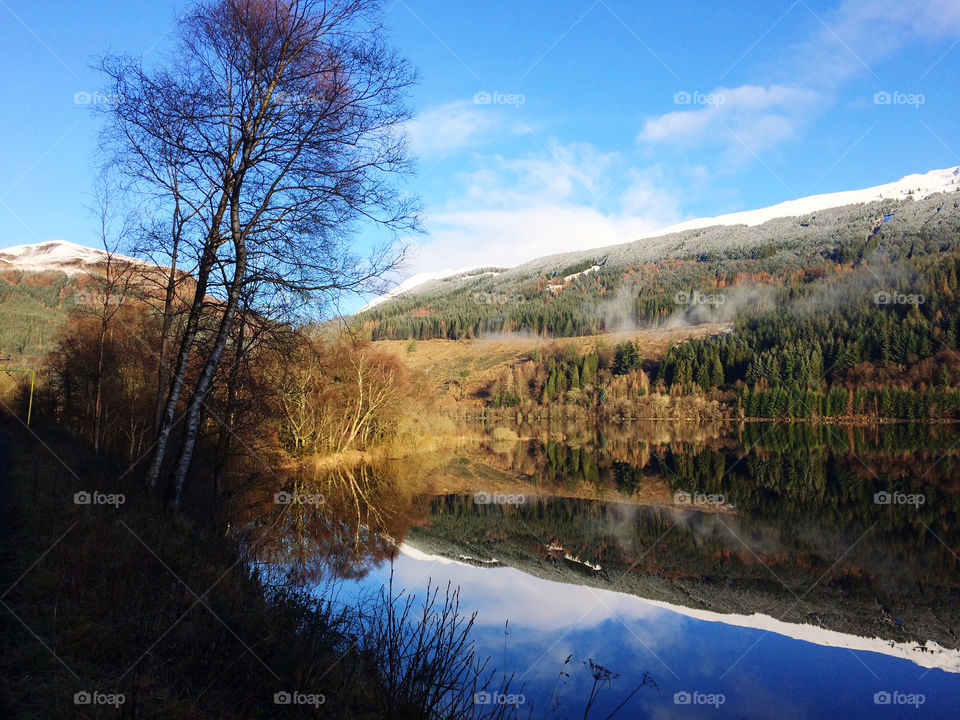 Reflection of the hill in the loch 